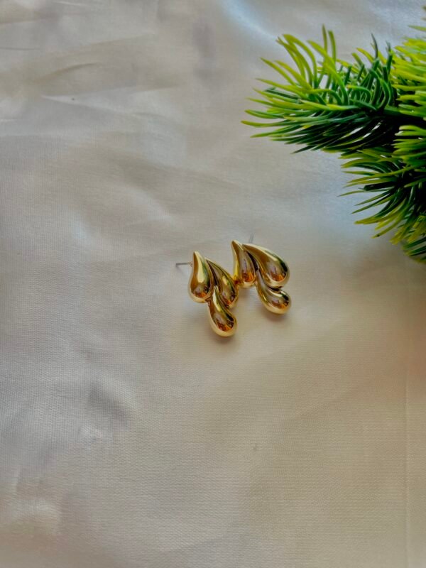 Stylish women’s jewellery collection | The White Store India