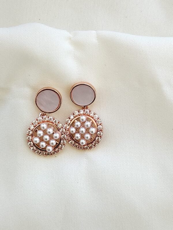 Classic Pearl Earring